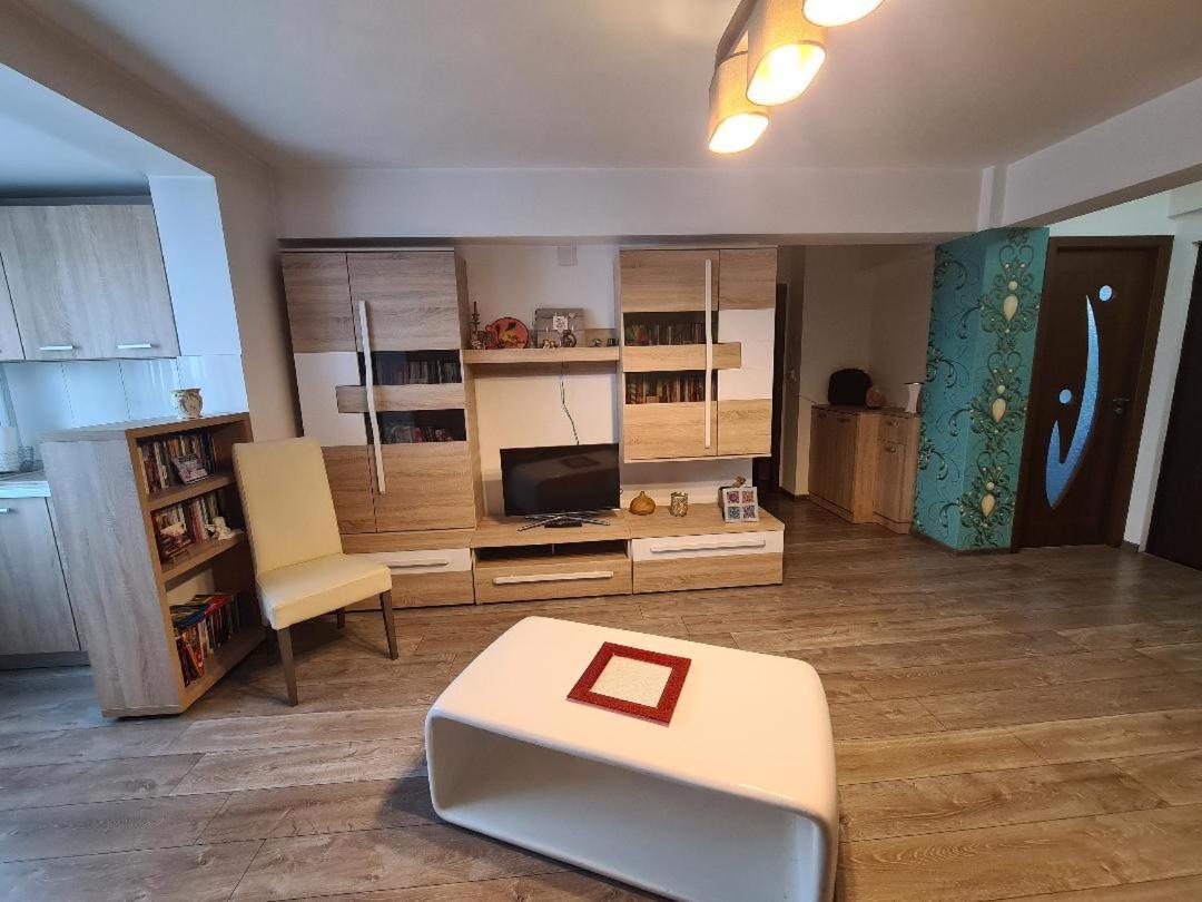 Central Cosy Apart Oradea Apartment Luaran gambar