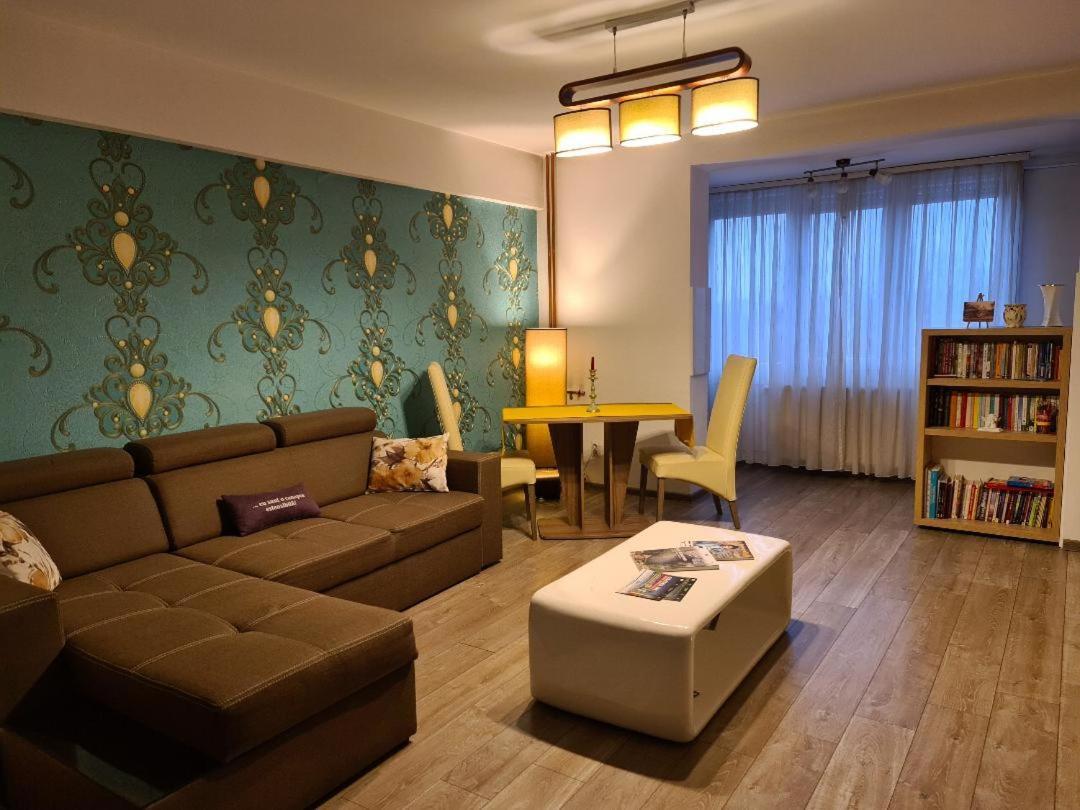 Central Cosy Apart Oradea Apartment Luaran gambar