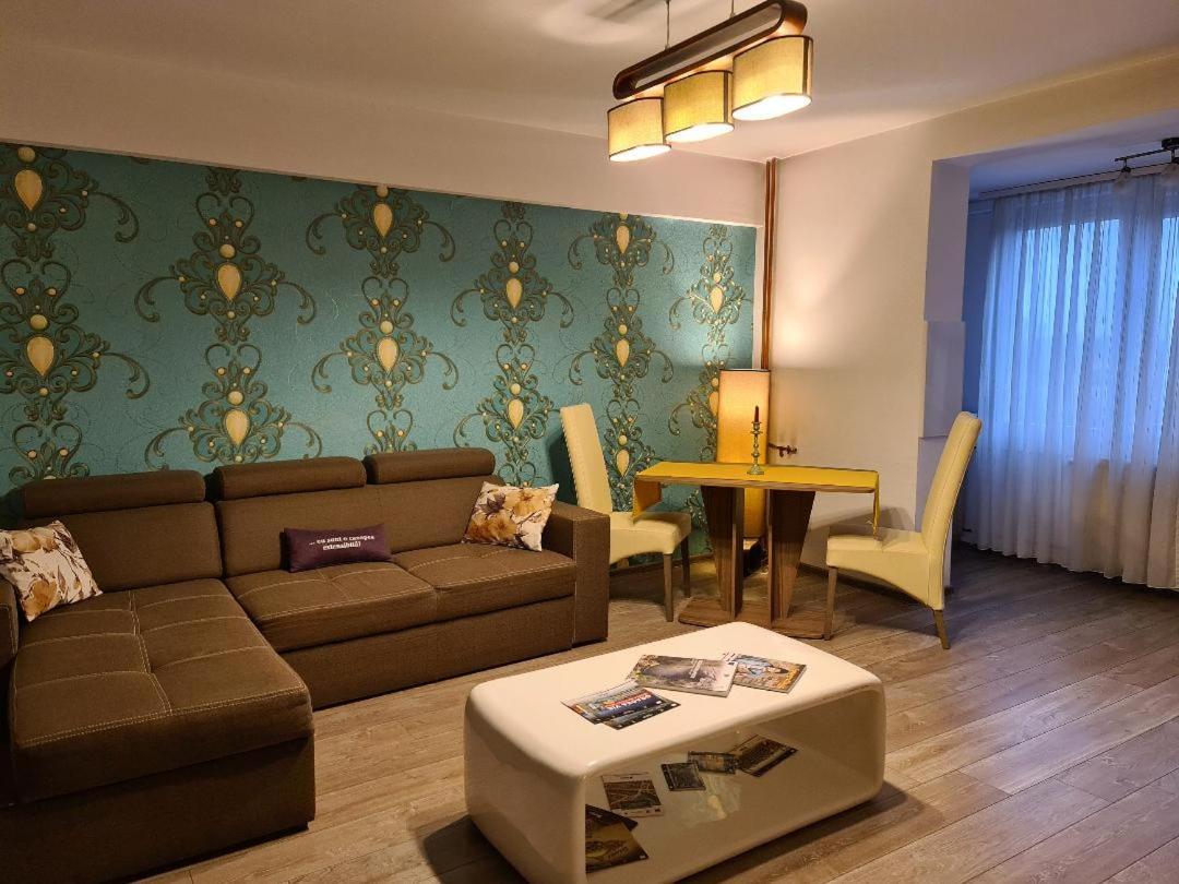 Central Cosy Apart Oradea Apartment Luaran gambar